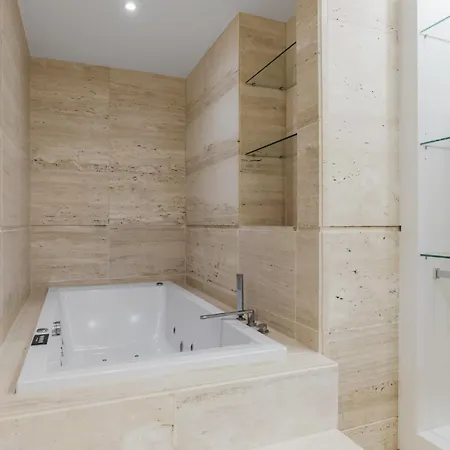 Gran Luxe Apartment *